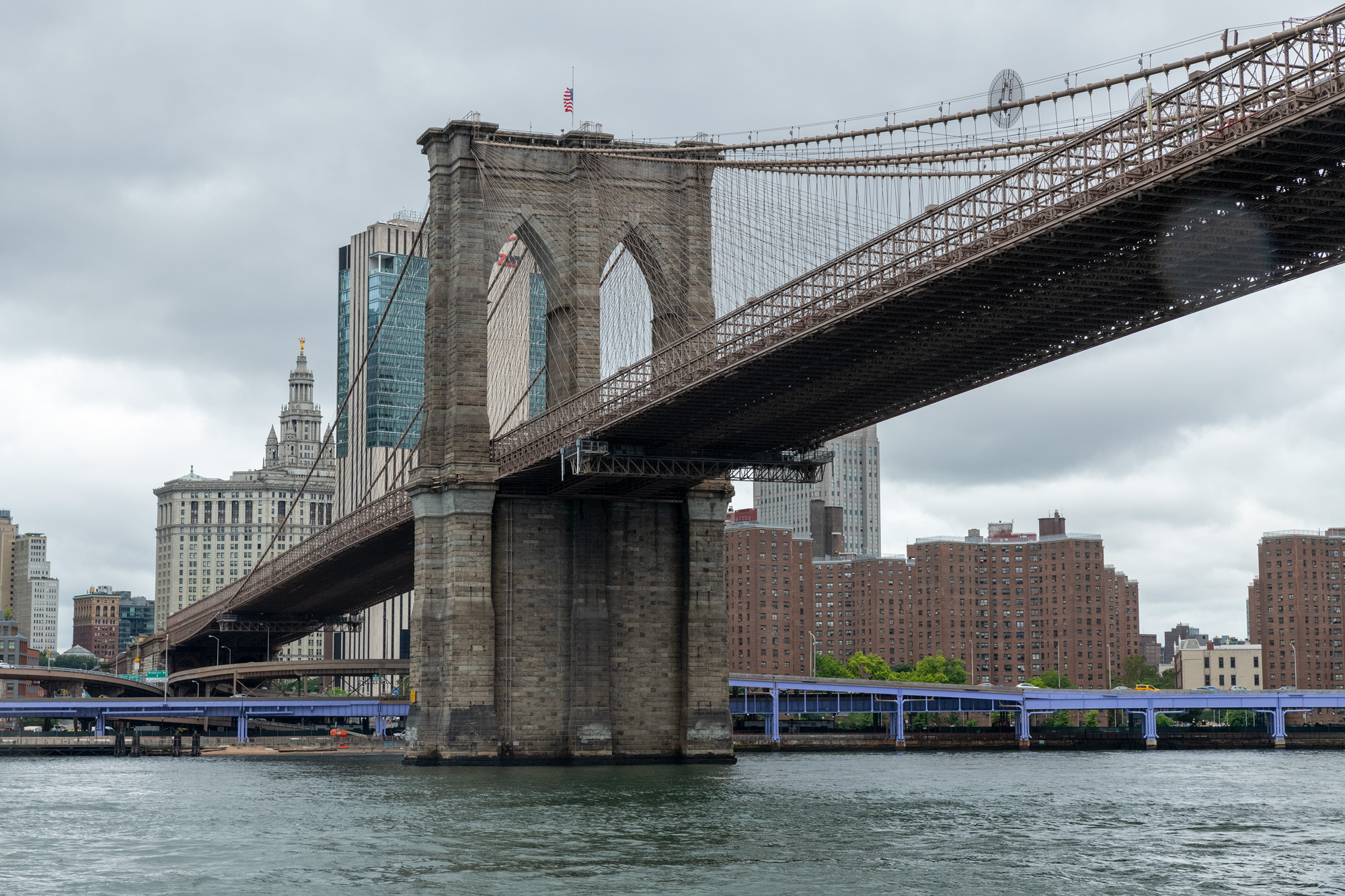 Eine von 2027 Brücken von NY